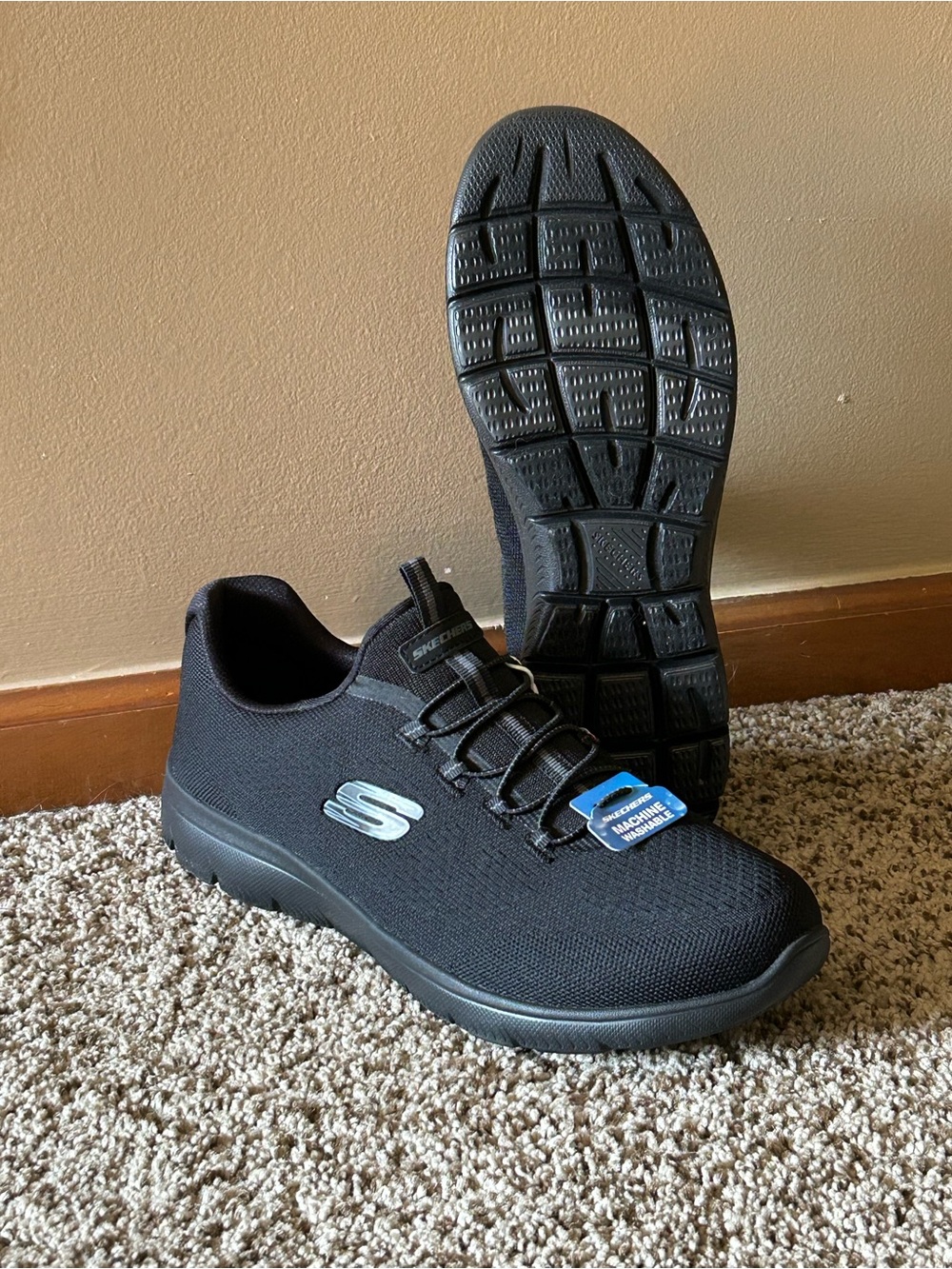 Skechers Summits black slip on sneakers with bungee stretch laces women 10 wide